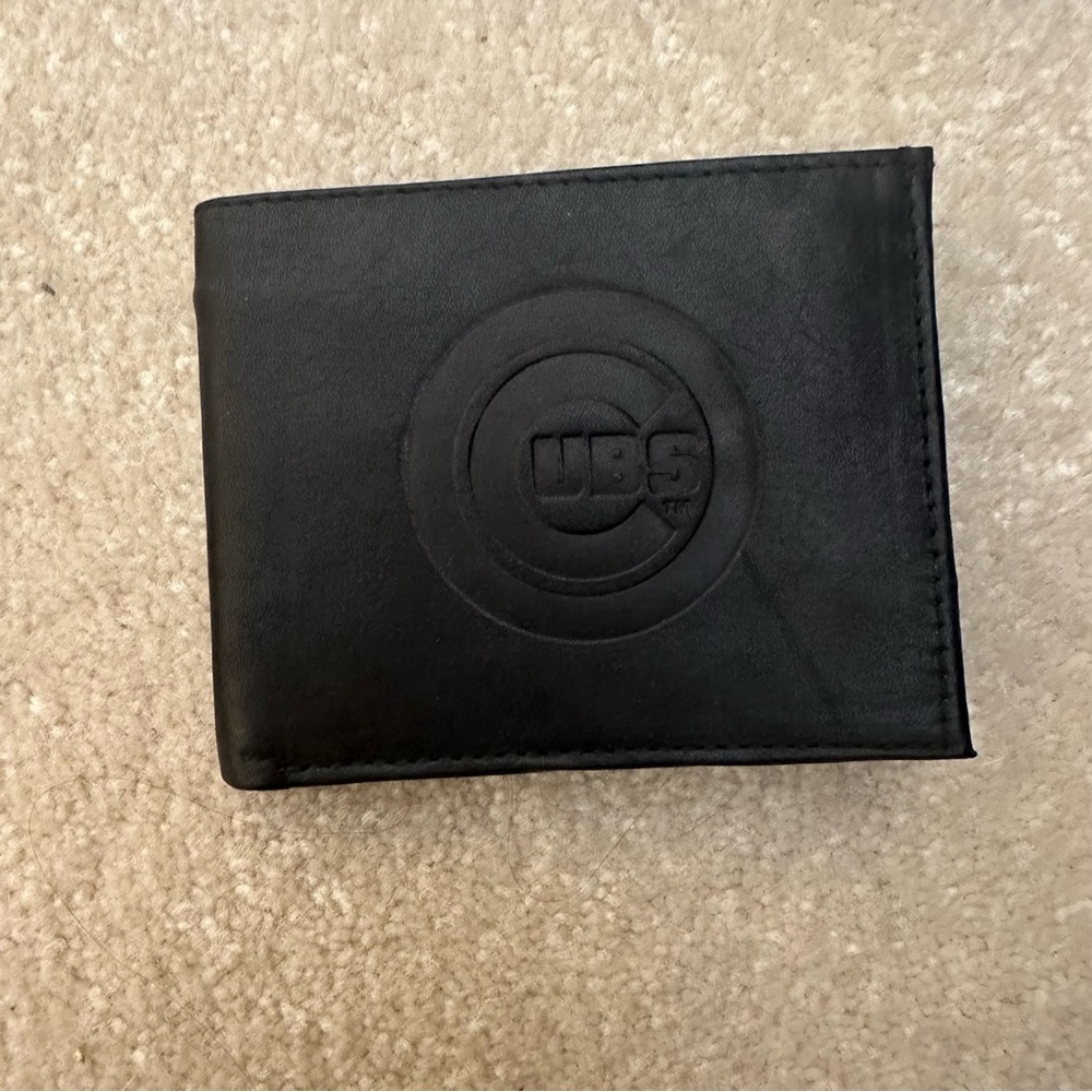 baseball cubs logo black leather bifold wallet with card slots